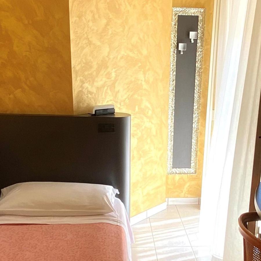 Hotel Castellucci 贝拉里亚-伊贾马里纳 外观 照片