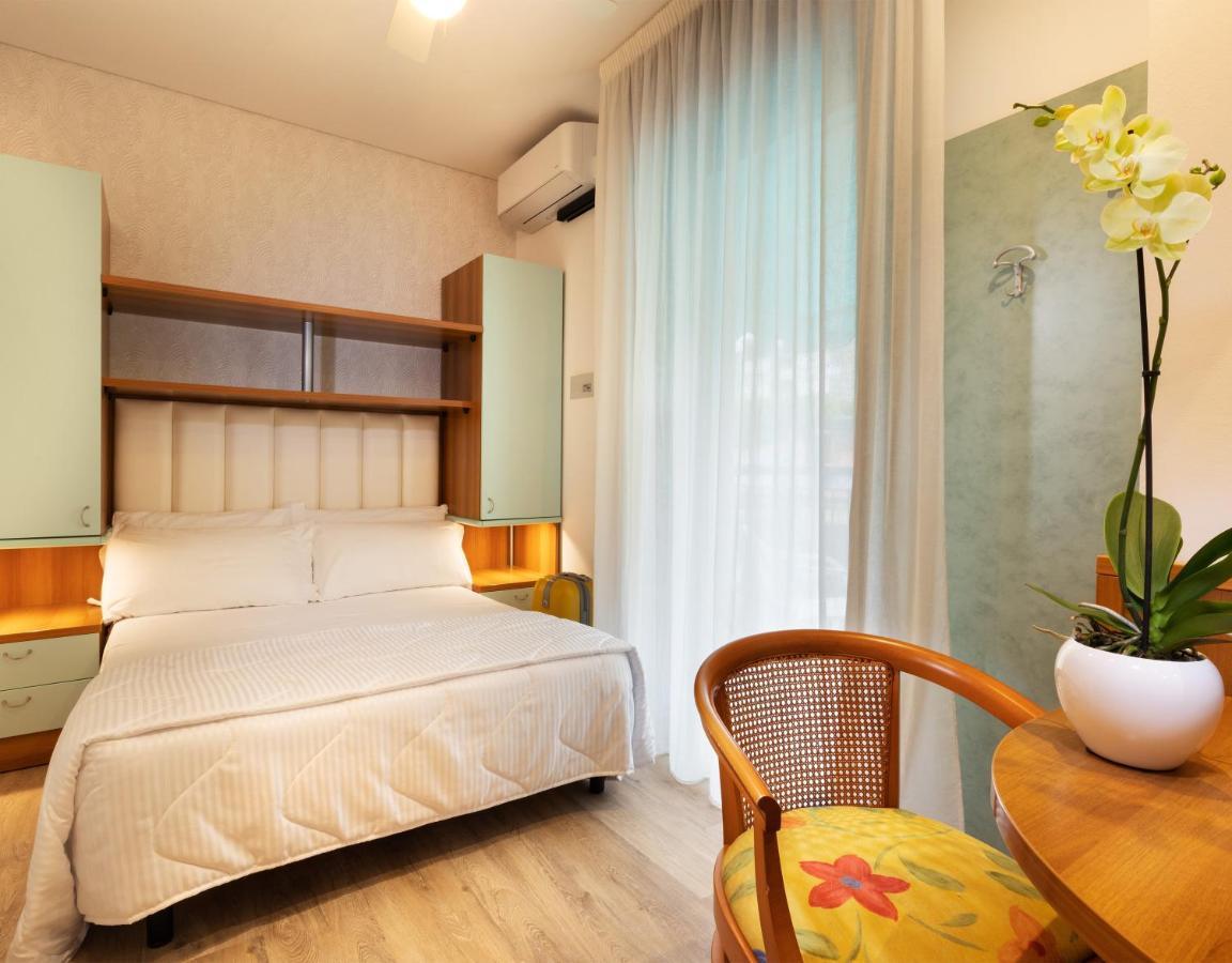Hotel Castellucci 贝拉里亚-伊贾马里纳 外观 照片
